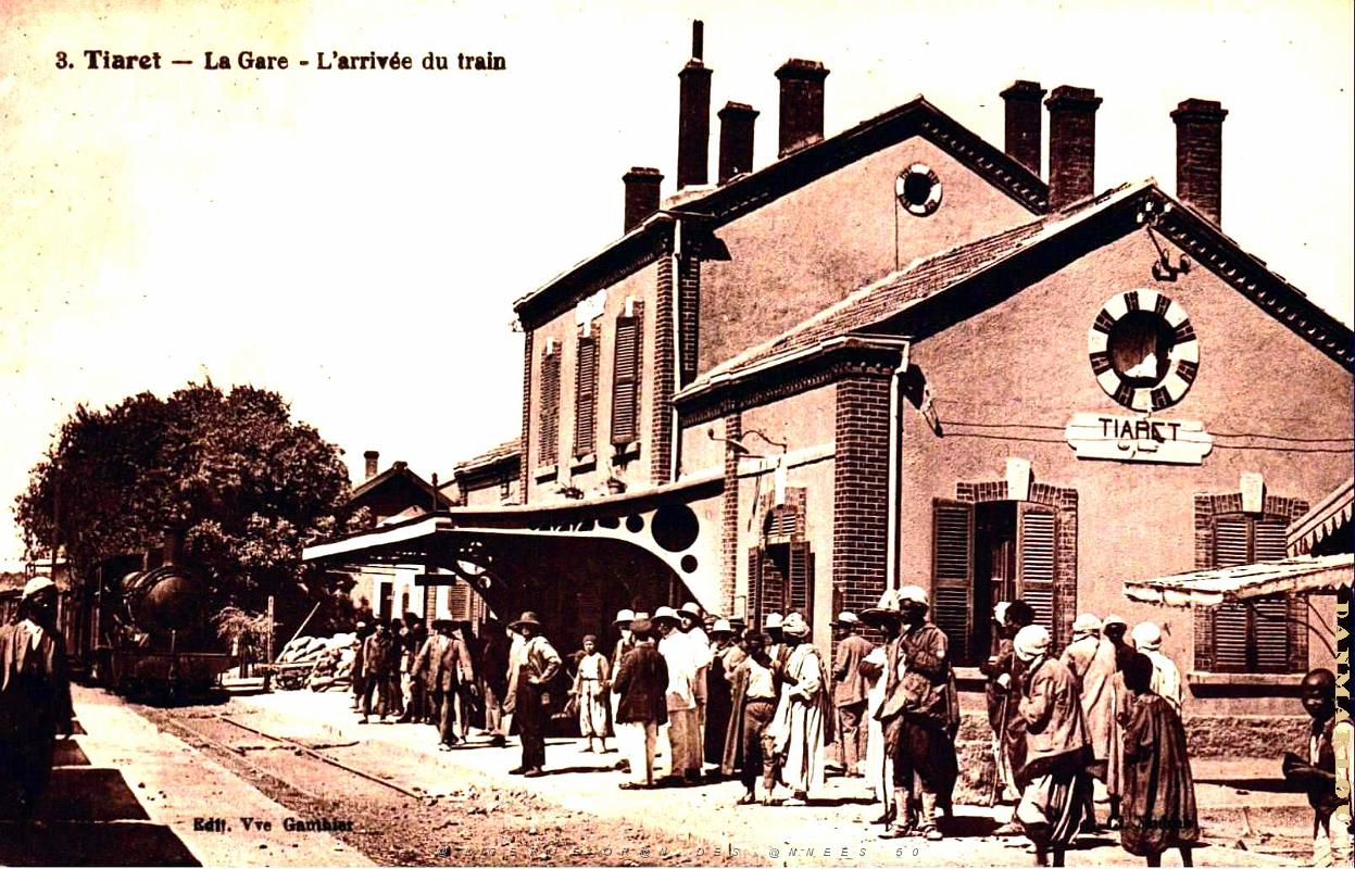 2754- Tiaret - Gare - Arrivee du Train.jpg